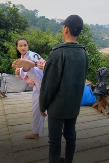 Chintya Candranaya feet photo thumbnail