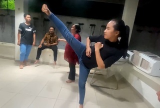 Chintya Candranaya feet photo thumbnail