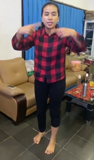 Chintya Candranaya feet photo thumbnail