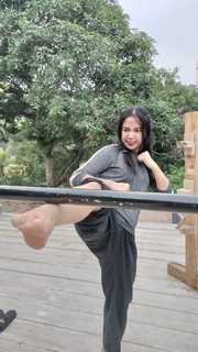 Chintya Candranaya feet photo thumbnail