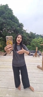 Chintya Candranaya feet photo thumbnail