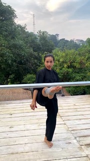 Chintya Candranaya feet photo thumbnail