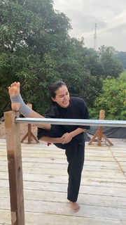 Chintya Candranaya feet photo thumbnail