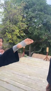 Chintya Candranaya feet photo thumbnail