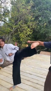 Chintya Candranaya feet photo thumbnail