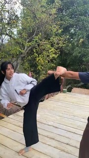 Chintya Candranaya feet photo thumbnail