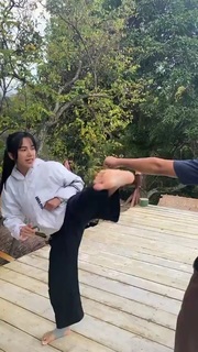 Chintya Candranaya feet photo thumbnail