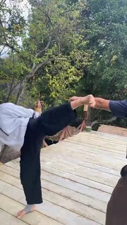 Chintya Candranaya feet photo thumbnail