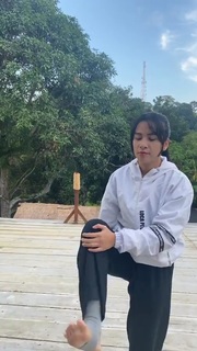 Chintya Candranaya feet photo thumbnail