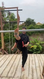 Chintya Candranaya feet photo thumbnail