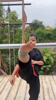 Chintya Candranaya feet photo thumbnail