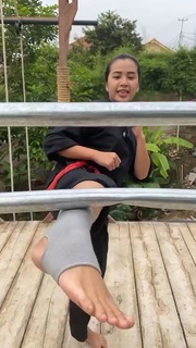 Chintya Candranaya feet photo thumbnail
