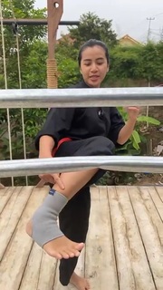 Chintya Candranaya feet photo thumbnail