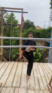 Chintya Candranaya feet photo thumbnail