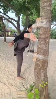 Chintya Candranaya feet photo thumbnail