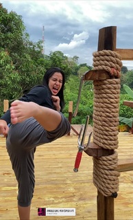 Chintya Candranaya feet photo thumbnail