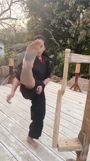 Chintya Candranaya feet photo thumbnail