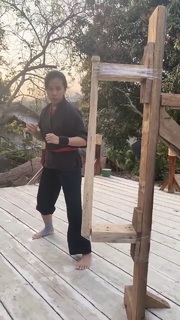 Chintya Candranaya feet photo thumbnail