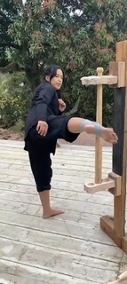 Chintya Candranaya feet photo thumbnail