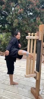 Chintya Candranaya feet photo thumbnail