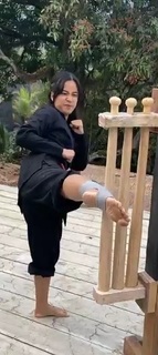 Chintya Candranaya feet photo thumbnail