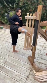 Chintya Candranaya feet photo thumbnail