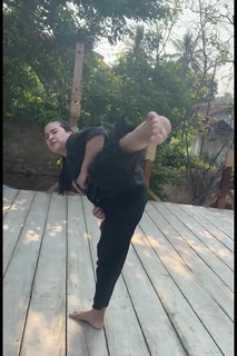 Chintya Candranaya feet photo thumbnail