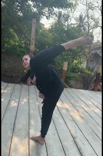 Chintya Candranaya feet photo thumbnail