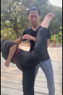 Chintya Candranaya feet photo thumbnail