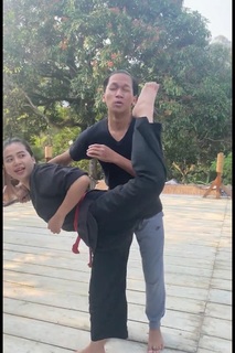 Chintya Candranaya feet photo thumbnail