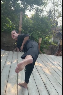 Chintya Candranaya feet photo thumbnail