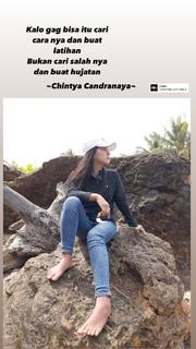 Chintya Candranaya feet photo thumbnail
