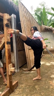 Chintya Candranaya feet photo thumbnail