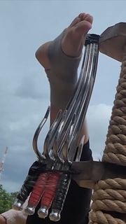 Chintya Candranaya feet photo thumbnail