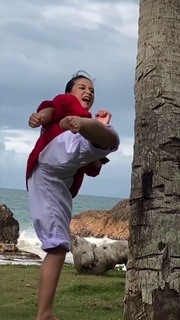 Chintya Candranaya feet photo thumbnail