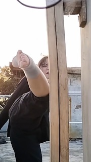 Chintya Candranaya feet photo thumbnail