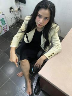 Chintya Candranaya feet photo thumbnail