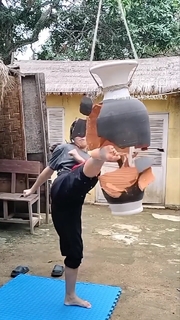 Chintya Candranaya feet photo thumbnail