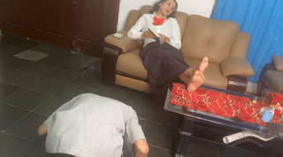 Chintya Candranaya feet photo thumbnail