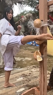 Chintya Candranaya feet photo thumbnail