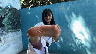 Chintya Candranaya feet photo thumbnail