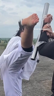 Chintya Candranaya feet photo thumbnail