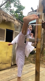 Chintya Candranaya feet photo thumbnail