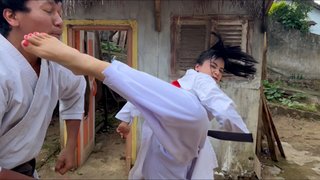 Chintya Candranaya feet photo thumbnail