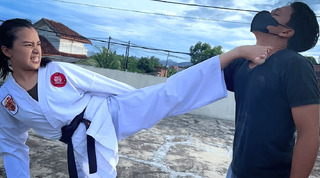 Chintya Candranaya feet photo thumbnail