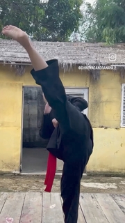 Chintya Candranaya feet photo thumbnail