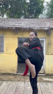 Chintya Candranaya feet photo thumbnail