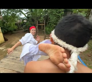 Chintya Candranaya feet photo thumbnail