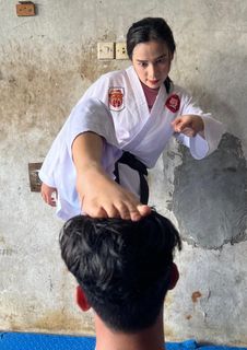 Chintya Candranaya feet photo thumbnail