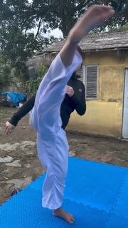 Chintya Candranaya feet photo thumbnail